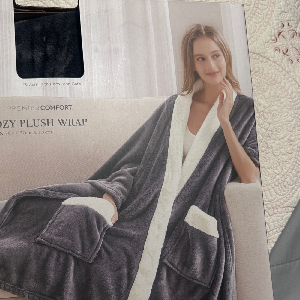 Cozy Plush Wrap Robe with Sherpa Trim - Charcoal/White